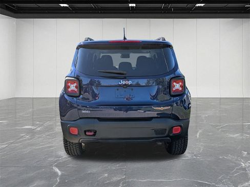 Used 2016 Jeep Renegade Trailhawk image 4