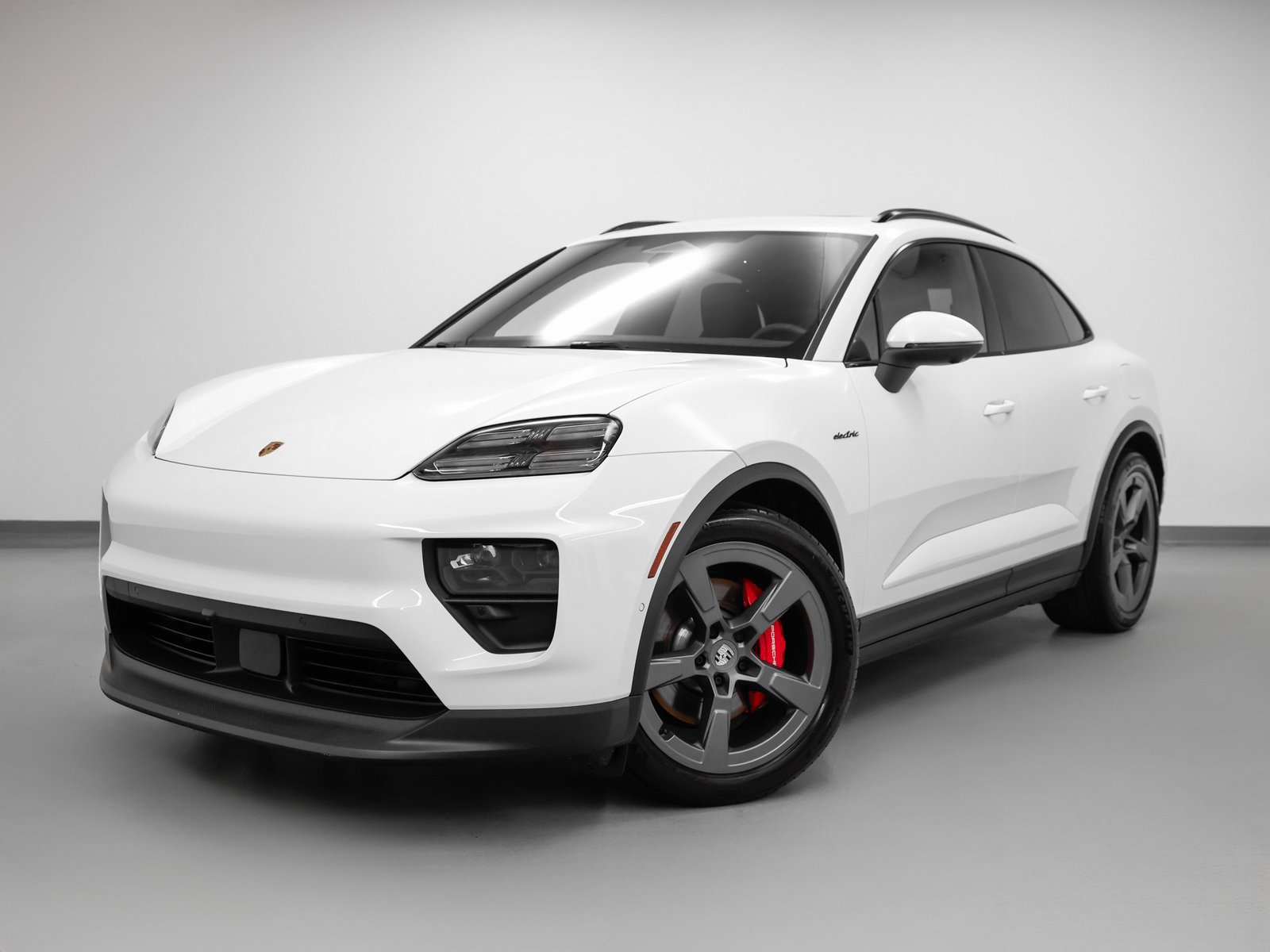 Certified 2025 Porsche Macan 4S Electric AWD/4WD image 1