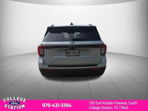Used 2025 Ford Explorer Active RWD image 5