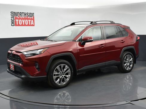 Used 2023 Toyota RAV4 XLE Premium image 8