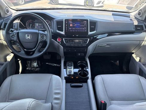 Certified 2018 Honda Pilot Touring image 20