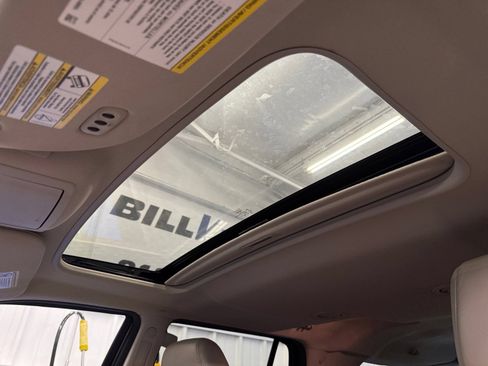 Used 2016 Lincoln Navigator Select RWD image 22