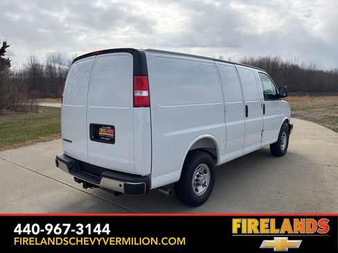 New 2026 Chevrolet Express 3500 image 9