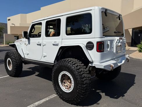 Used 2022 Jeep Wrangler Unlimited Rubicon w/ LED Lighting Group AWD/4WD image 7