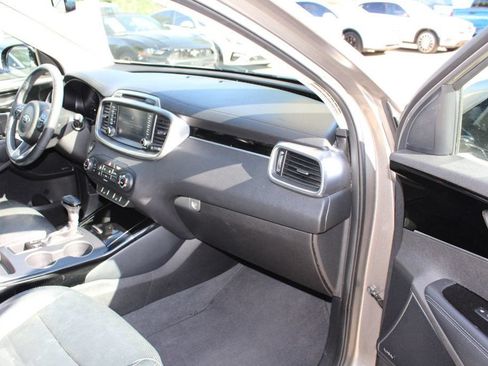 Used 2017 Kia Sorento SX FWD image 33