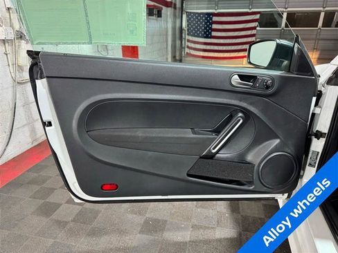 Used 2015 Volkswagen Beetle 1.8T image 8