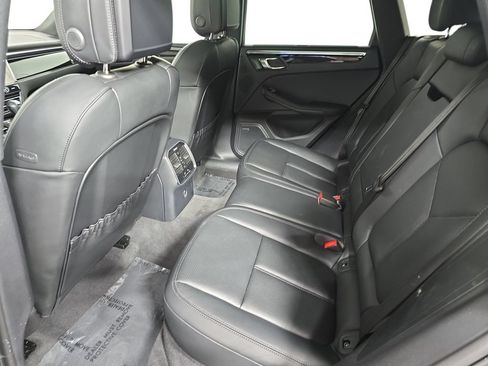 Certified 2026 Porsche Macan AWD/4WD image 24