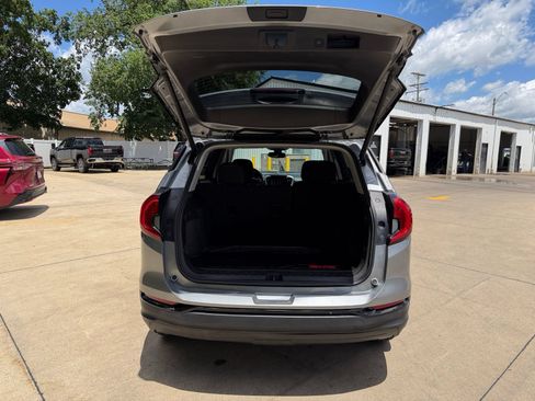 Used 2023 GMC Terrain SLE w/ Driver Convenience Package AWD/4WD image 33