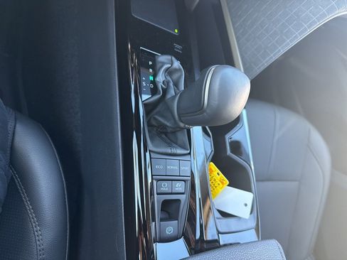 Used 2026 Toyota Camry XLE w/ Premium Plus Package image 15