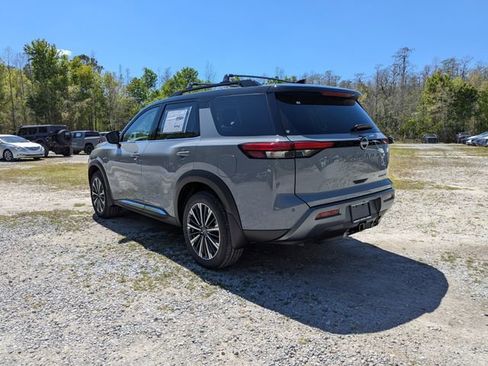 New 2026 Nissan Pathfinder Platinum w/ Cargo Package FWD image 6