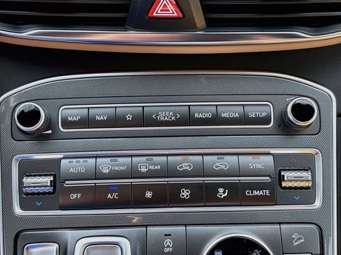 Used 2022 Hyundai Santa Fe Calligraphy AWD/4WD image 9