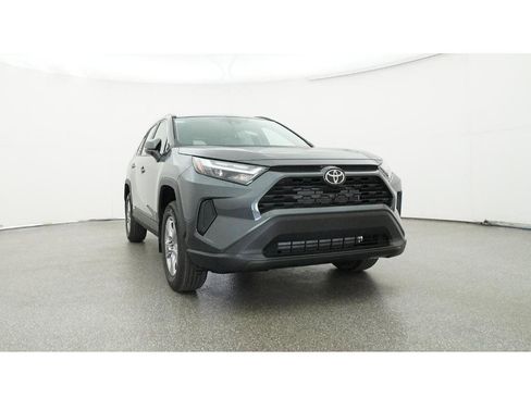 Used 2025 Toyota RAV4 XLE w/ Convenience Package FWD image 30
