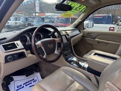 Used 2013 Cadillac Escalade Premium image 14