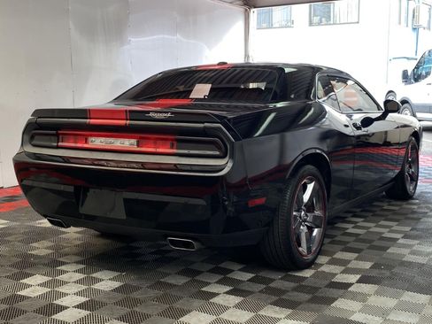 Used 2013 Dodge Challenger SXT RWD image 6