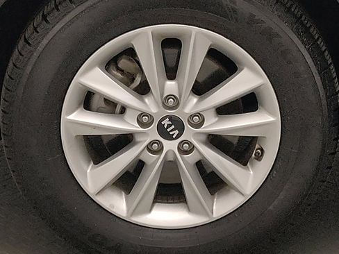 Used 2020 Kia Sorento LX FWD image 31