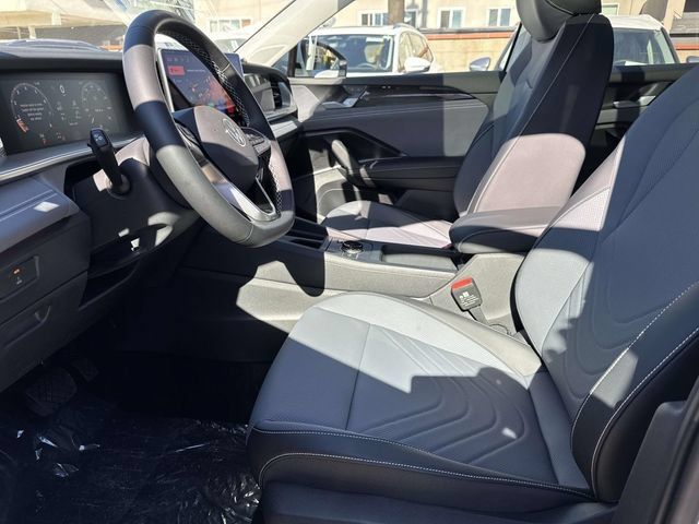 New 2026 Volkswagen Tiguan SE AWD/4WD image 12