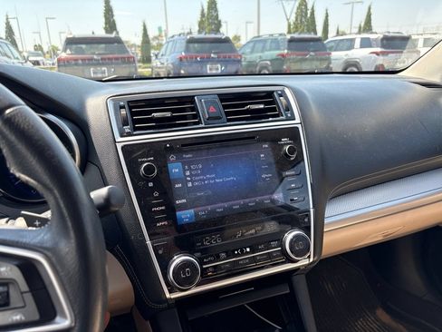 Used 2019 Subaru Outback 2.5i Premium w/ Popular Package #2 AWD/4WD image 3