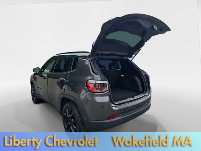 Used 2023 Jeep Compass Latitude w/ Sun and Sound Group AWD/4WD image 11