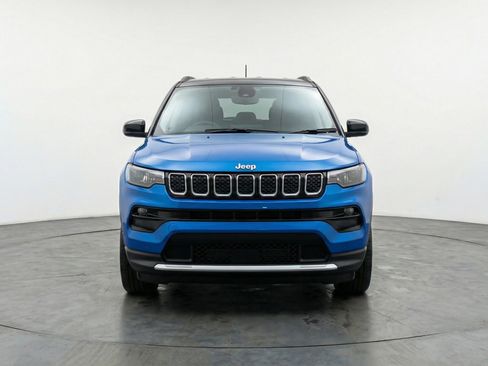 Used 2025 Jeep Compass Limited image 2