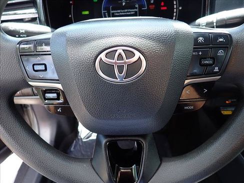Used 2025 Toyota Camry LE FWD image 14