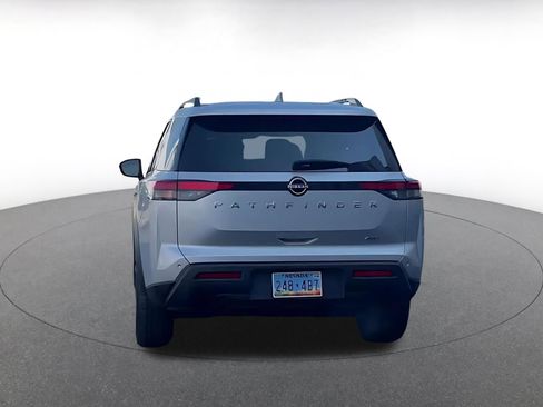 Used 2025 Nissan Pathfinder SV image 12