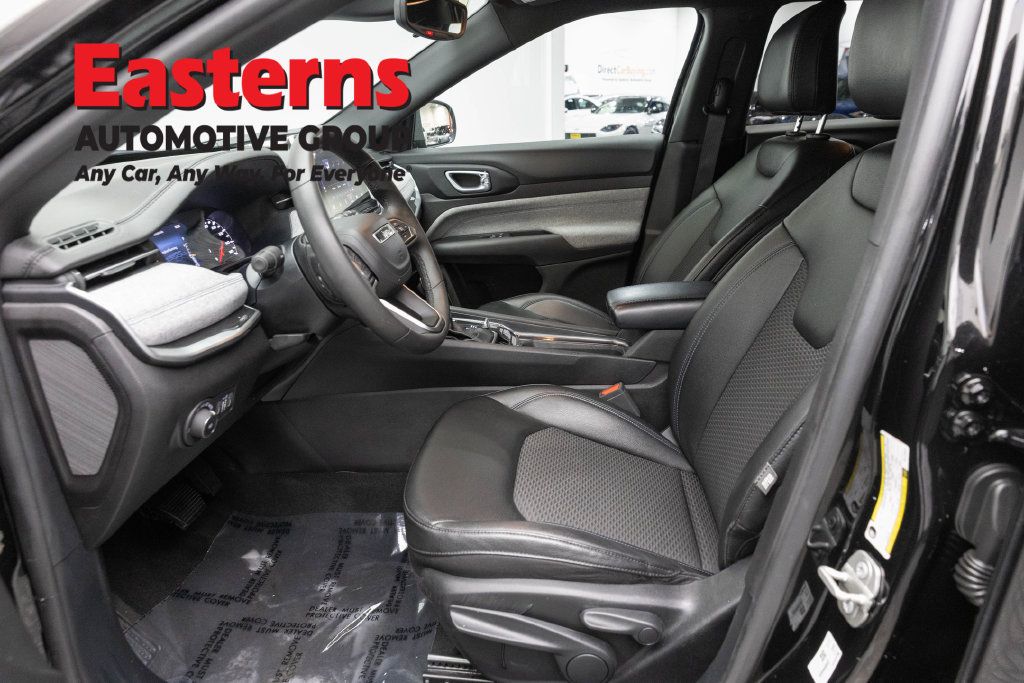 Used 2024 Jeep Compass Latitude AWD/4WD image 15