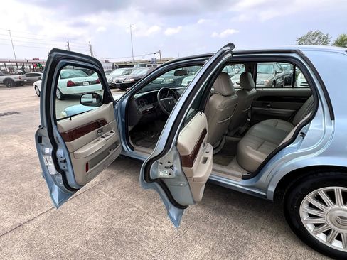 Used 2009 Mercury Grand Marquis LS image 36