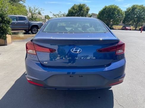 Used 2020 Hyundai Elantra SE FWD image 5
