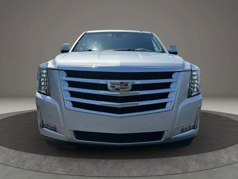 Used 2020 Cadillac Escalade ESV Luxury RWD image 3
