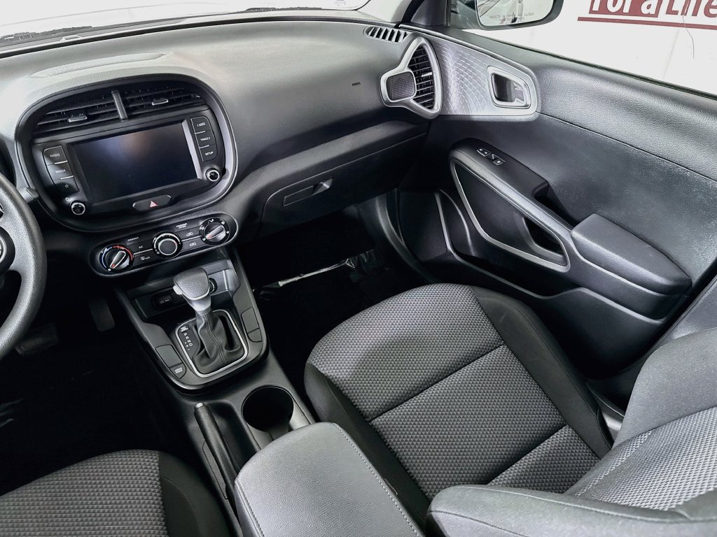 Used 2023 Kia Soul LX FWD image 25