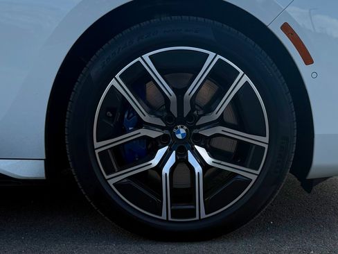 Used 2025 BMW 760i xDrive w/ Executive Package image 64