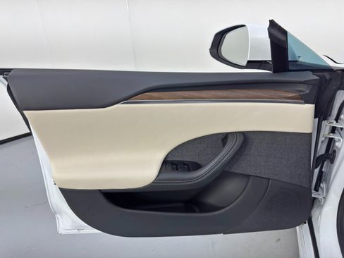 Used 2021 Tesla Model S Long Range image 46