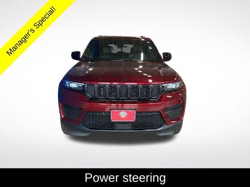 Used 2025 Jeep Grand Cherokee Altitude AWD/4WD image 14