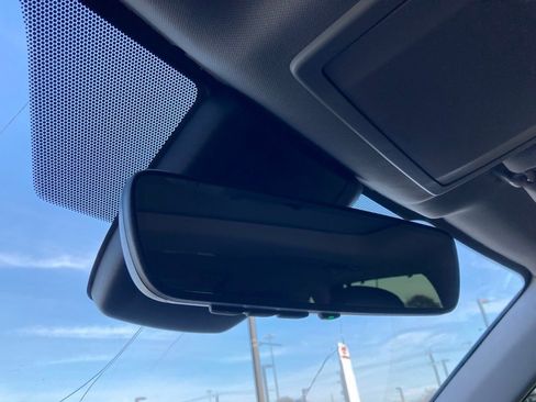 Used 2022 Toyota Highlander XLE image 24