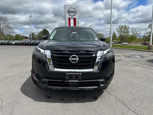 Used 2024 Nissan Pathfinder S AWD/4WD image 9