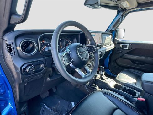 Used 2024 Jeep Wrangler Sahara w/ Technology Group image 9