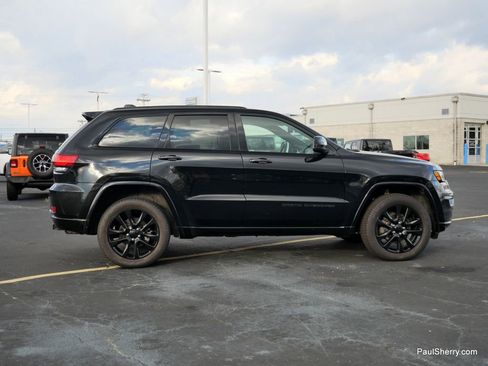 Used 2020 Jeep Grand Cherokee Altitude image 13