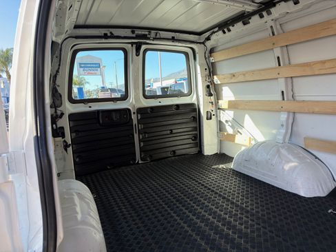 Used 2024 GMC Savana 2500 w/ Driver Convenience Package image 14