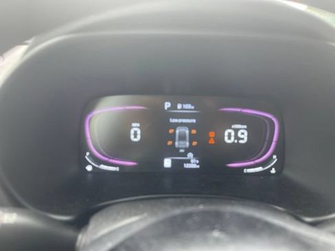 Used 2023 Kia Soul LX w/ Option Group 015 FWD image 10
