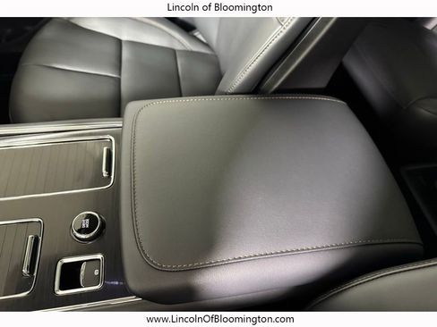 New 2026 Lincoln Aviator AWD image 31