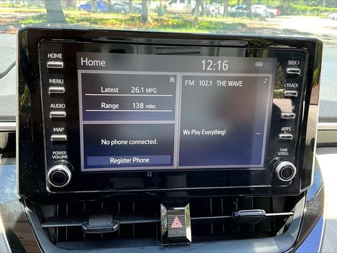 Used 2020 Toyota Corolla LE FWD image 24