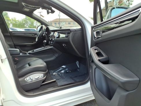 Used 2023 Porsche Macan Turbo w/ Premium Package Plus AWD/4WD image 15