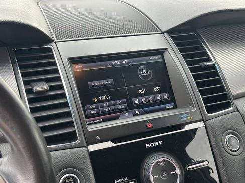 Used 2013 Ford Taurus SHO image 9