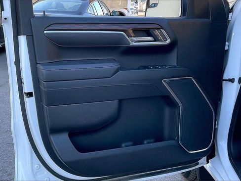 Used 2025 GMC Sierra 1500 SLT image 22