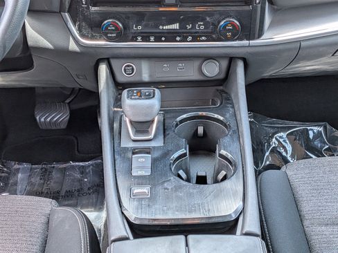 Used 2023 Nissan Rogue SV FWD image 19