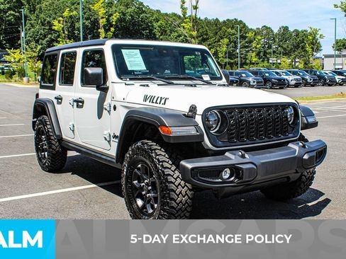 Used 2025 Jeep Wrangler Unlimited Sport AWD/4WD image 3