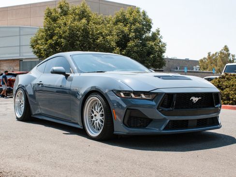 Used 2024 Ford Mustang GT Premium RWD image 3