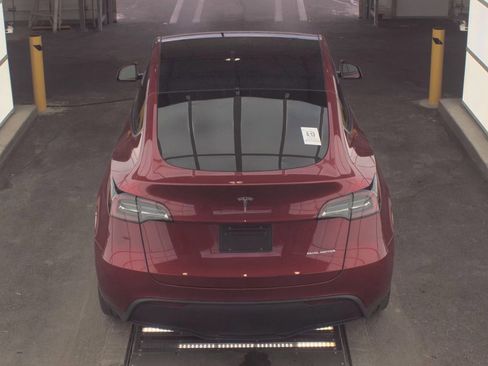 Used 2024 Tesla Model Y Long Range AWD/4WD image 5