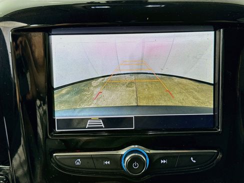 Used 2021 Chevrolet Traverse LS FWD image 15