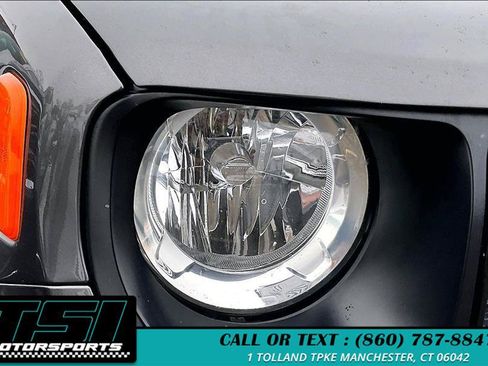 Used 2020 Jeep Renegade Altitude AWD/4WD image 27